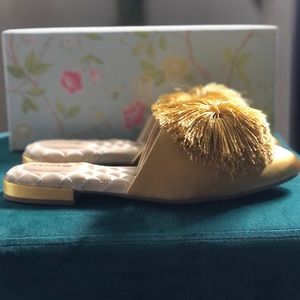 Birdie Songbird Pom Mule